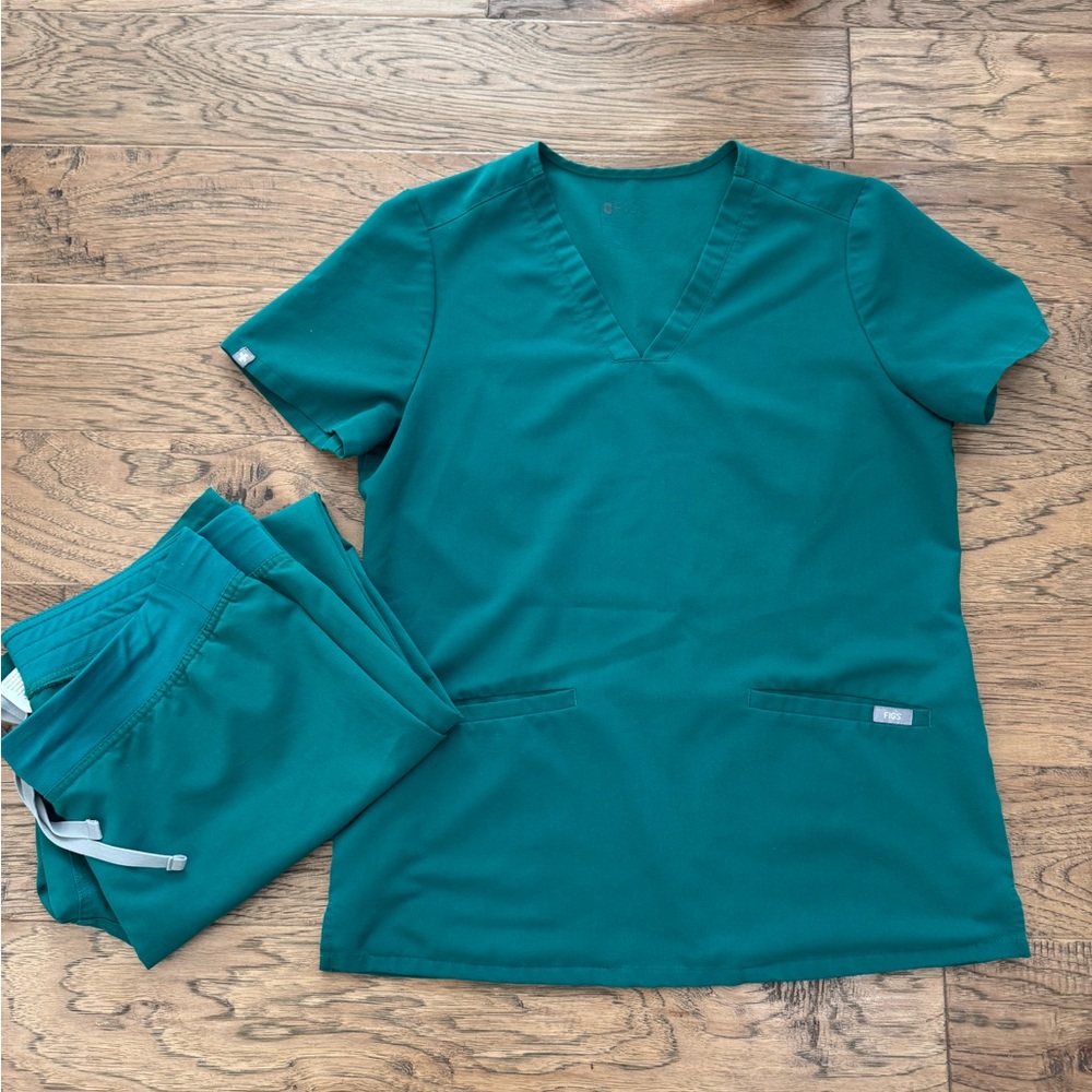 Figs Hunter Green Scrub Set